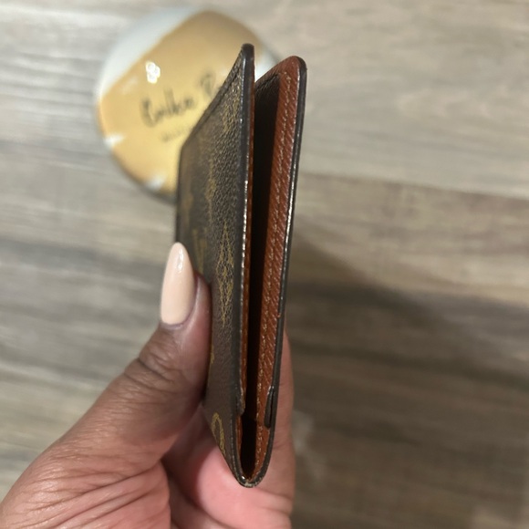 Louis Vuitton Monogram Card Holder - Picture 11 of 11